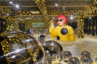Louis Vuitton i Jajoi Kusama proslavili saradnju pop-up prodavnicom u Tokiju