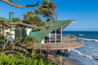 „Wave House“ je zvezda obale Malibua i sada može biti vaša za 49,5 miliona dolara