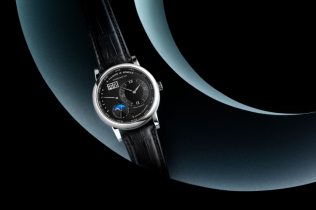 A. Lange & Söhne predstavlja elegantno crno izdanje svog Lange 1 Perpetual Calendar modela