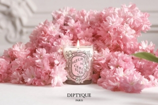 Diptyque pozdravlja proleće svećom Fleur de Cerisier