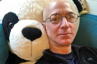 Džef Bezos pametnim potezima uštedeo milijardu dolara na porezima