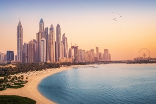 Dubai planira izgradnju tržnog centra u kojem će kupci moći da voze električne automobile