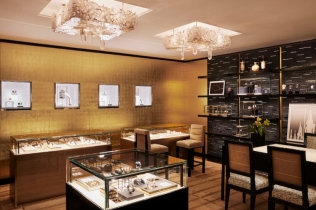 Najnoviji Chanel satovi i nakit našli su utočište na Petoj aveniji