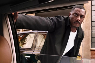 Idris Elba debituje u prolećnoj kampanji Calvin Klein