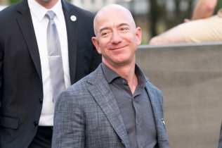 Džef Bezos pravi sat u planini vredan 42 miliona dolara