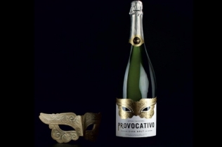 Superzvezda Bibi Reksa lansira šampanjac Provocativo