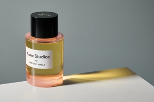 Acne Studios lansira svoj prvi uniseks parfem by Frederic Malle