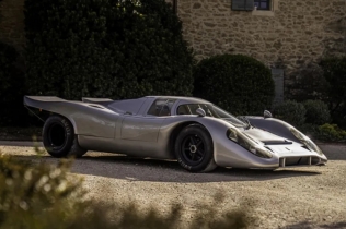 Porsche nagoveštava novi ulično legalni hiperautomobil inspirisan legendarnim 917