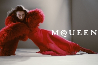 McQueen donosi dramu u kampanji za jesen 2025.
