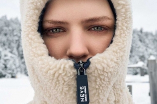 Giorgio Armani Neve AW25/26: Alpinistička elegancija u najčistijem Armani izrazu
