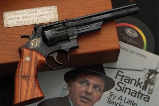 Smith & Wesson Frenka Sinatre sa zlatnim detaljima stiže na aukciju