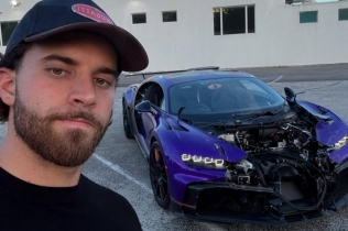 YouTuber iz Floride slupao Bugatti vredan 6 miliona dolara – ali ne brinite, ima još jedan, u pink boji
