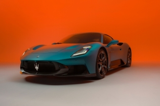 Maserati MCPURA – Superautomobil koji spaja umetnost brzine i DNK trkačke aristokratije