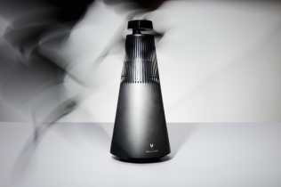 Bang & Olufsen i Vollebak — Zvučnik koji izgleda kao da je preživeo lansiranje rakete, jer to i jeste bila ideja