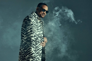 Vil Smit za Roberto Cavalli Resort 2025: Moderna ekstravagancija u zebrastom izdanju