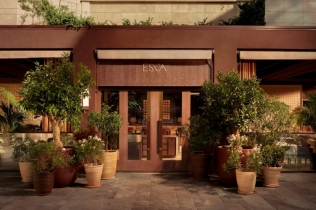 Esca: Mediteranski doživljaj u srcu Izmira — spoj kulinarstva, arhitekture i svetlosti