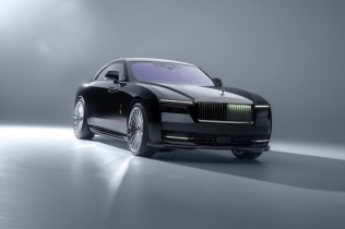 Električni aristokrata: SPOFEC pretvara Rolls-Royce Spectre u umetnost pokreta
