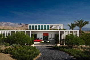 Tombolo: Skulpturalna simfonija u pustinjskom pejzažu Nevade