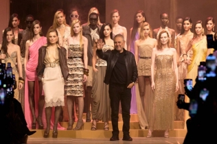 Elie Saab Proleće/Leto 2026: Simfonija moći, igre i zadovoljstva