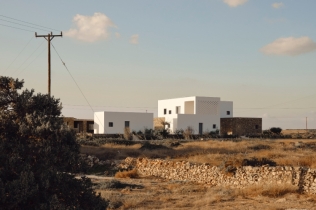Tetris House: Minimalistički raj na obali Atine