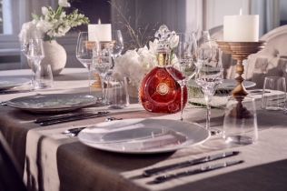 LOUIS XIII: Porcelanska kolekcija koja pretvara večeru u umetnički ritual