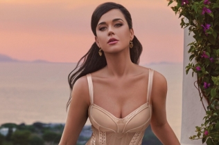 Keti Peri blista u kampanji za Dolce & Gabbana My Devotion