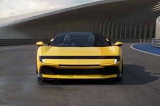 Testarossa se vraća: Ferrari otkriva vatrenog hibridnog Feniksa