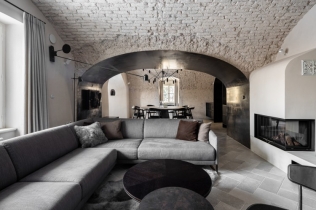 Hradby: srednjovekovna tvrđava pretvorena u sofisticirani dom sa dušom