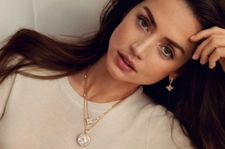 Louis Vuitton Color Blossom 2026: Ana de Armas nosi nakit koji se ne zaboravlja