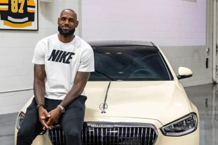 Lebron Džejms dizajnirao je svoj Mercedes-Maybach S 680 – sada njegov „blizanac“ ide na aukciju