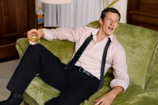 Kalum Tarner postaje novo lice Johnnie Walker Blue Label: zašto je baš on izabran za globalnog ambasadora?