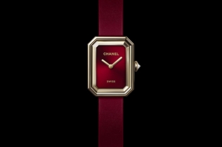 Chanel predstavlja novi sat iz kolekcije Première - upečatljivi model Ribbon Red