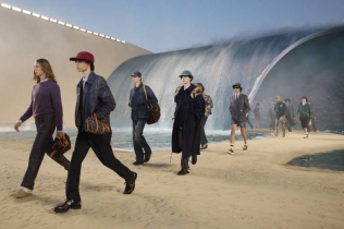 Louis Vuitton proleće/leto 2027: Farel Vilijams spaja surfersku kulturu i luksuzno krojenje