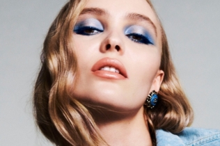 Lili-Roz Dep pretvara indigo u glamur: Chanel Denim Makeup je totalni must-have sezone
