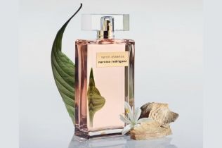 Narciso Rodriguez donosi novi miris koji izgleda kao svetlost u bočici: Neroli Essence