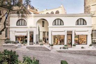 Chanel pretvara Bijaric u najpoželjniju modnu destinaciju leta kroz Coco Beach 2026 kolekciju