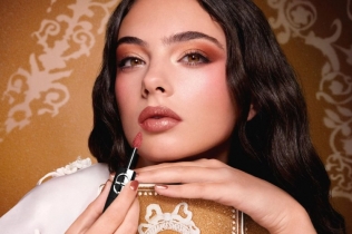 Dior pretvara prazničnu šminku u bajku: Cimet, zlatni sjaj i balzam koji izgleda kao nakit
