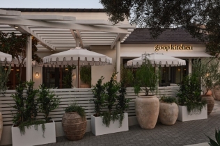 Gvinet Paltrou otvorila restoran koji izgleda kao najlepši kalifornijski dom
