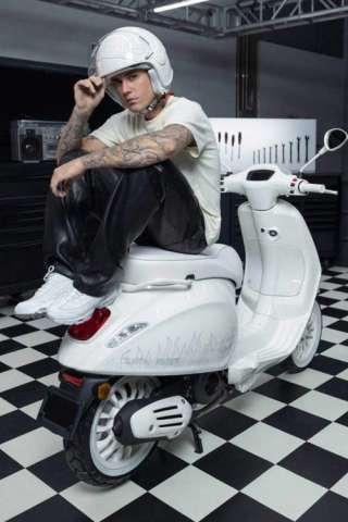 Saradnja puna plamena „Justin Bieber x Vespa“ je stigla baš na vreme