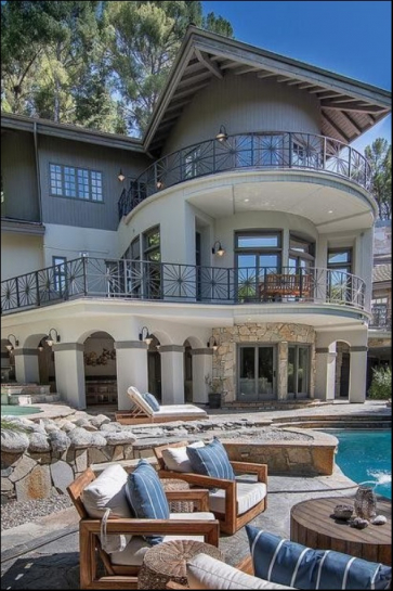 Unutar luksuzne vile Selene Gomez u Kaliforniji vredne 4,9 miliona dolara