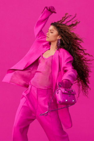 Zendeja & Luis Hamilton su zvezde nove Valentino Pink PP kampanje