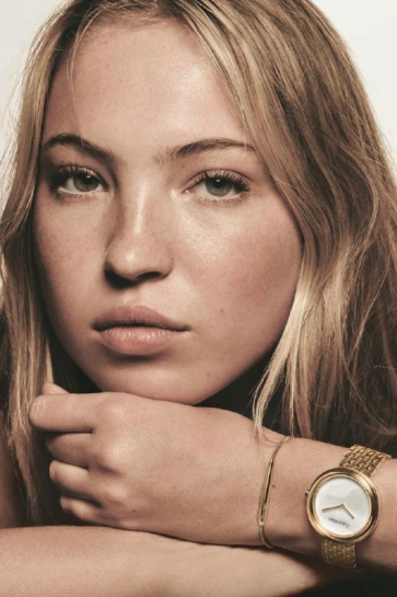 Lila Mos zablistala u novoj kampanji Calvin Klein