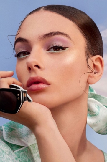 Deva Kasel pleni lepotom u Dior Makeup kampanji za leto 2024