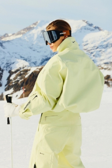 Nike x Jacquemus osvajaju staze: Zimska kolekcija koja spaja luksuz, stil i adrenalinsku energiju