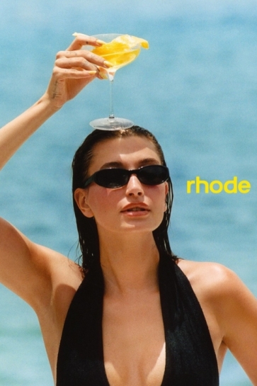 Hejli Biber donosi letnju svežinu sa Rhode Lemontini sjajem za usne
