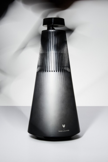 Bang & Olufsen i Vollebak — Zvučnik koji izgleda kao da je preživeo lansiranje rakete, jer to i jeste bila ideja