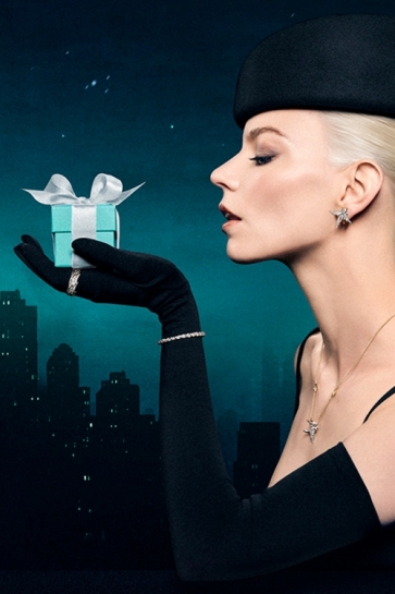 Tiffany & Co. hvata duh praznične sezone sa Anjom Tejlor-Džoj