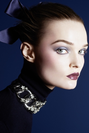 Kosmička čarolija na vašem licu – nova praznična CHANEL kolekcija