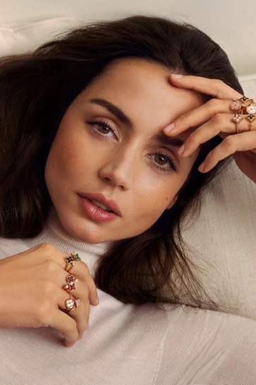 Louis Vuitton Color Blossom 2026: Ana de Armas nosi nakit koji se ne zaboravlja