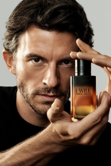 Džonatan Bejli postaje novo lice Giorgio Armani Beauty mirisa I Will